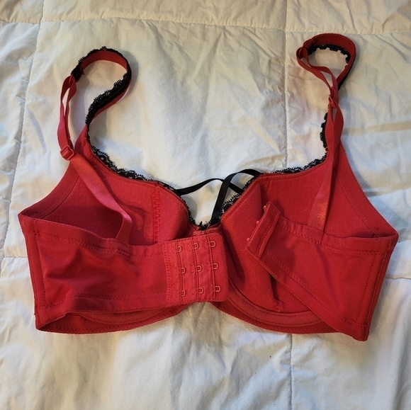 Frederick red with black lace 32D - Picture 12 of 15